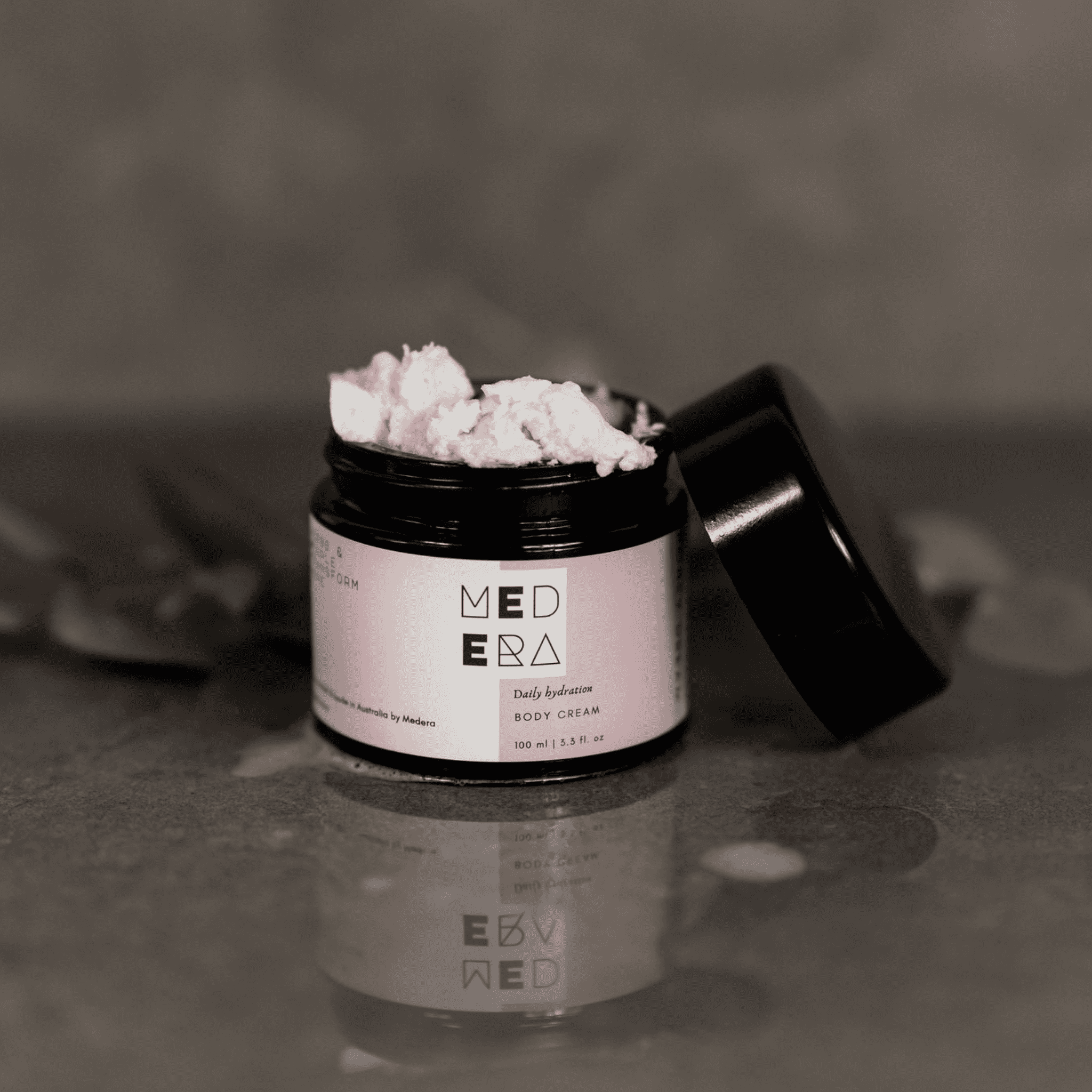 Natural skincare – Honey Dream Body Cream by Medera Apothecary